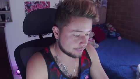 JOHAN independient model online show from 17, 12, 2025