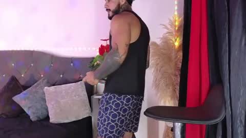 Snapshot of john_and_louis chatting on 18, 6, 2026 John online show from 18, 6, 2026