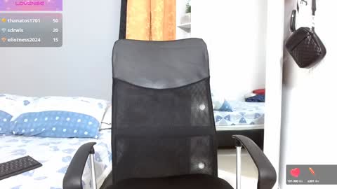 john_ssnow29 online show from 6, 12, 2024