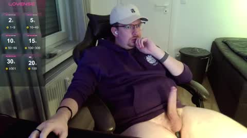 Snapshot of johndor22 chatting on 17, 12, 2024 Jones online show from 17, 12, 2024