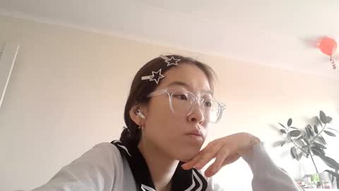 Molly online show from 2, 12, 2025