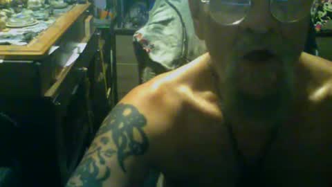 Snapshot of johnnyshung1 chatting on 16, 10, 2025 johnnyshung1 online show from 16, 10, 2025