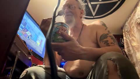 johnnyshung1 online show from 28, 3, 2026