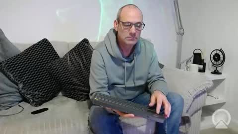 Snapshot of johnpevans chatting on 8, 3, 2026 johnpevans online show from 8, 3, 2026