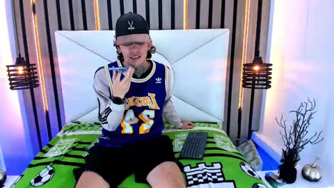 Snapshot of johnsonisaac94_ chatting on 5, 3, 2025 johnsonisaac94  online show from 5, 3, 2025