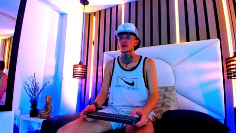 Snapshot of johnsonisaac94_ chatting on 15, 10, 2025 johnsonisaac94  online show from 15, 10, 2025