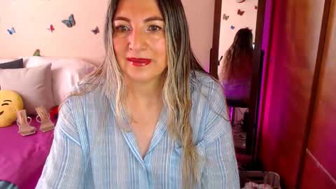 Jolie Mature online show from 23, 3, 2026