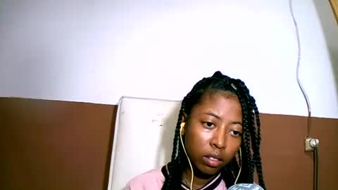 Snapshot of joliekah27 chatting on 16, 2, 2025 joliekah27 online show from 16, 2, 2025