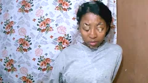 Snapshot of joliekah27 chatting on 8, 3, 2025 joliekah27 online show from 8, 3, 2025