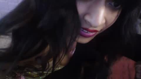 Josefa Lasumi  online show from 29, 11, 2025