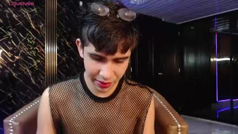 joshua_saenz_ online show from 29, 4, 2026