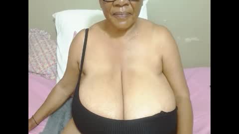 Snapshot of joycemando chatting on 12, 2, 2026 DairyQueen online show from 12, 2, 2026