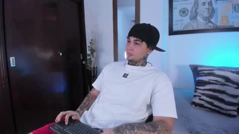 juan_alvarez18 online show from 24, 9, 2025