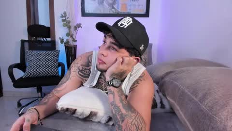 juan_alvarez18 online show from 2, 10, 2025