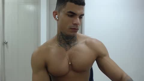 juan_gomez_1 online show from 9, 1, 2025