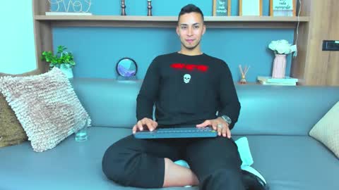 juan_muscle online show from 1, 3, 2025