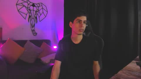 Snapshot of juan_posada1 chatting on 4, 2, 2026 Juan Posada online show from 4, 2, 2026