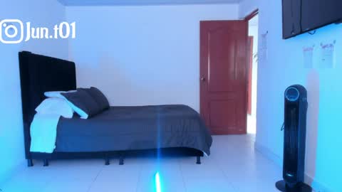            online show from 15, 4, 2026