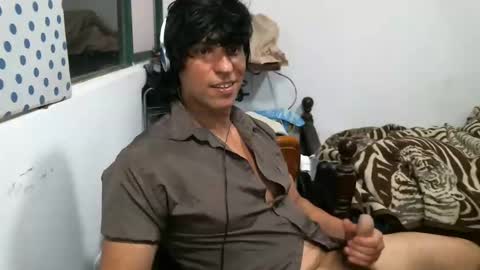 Snapshot of juanito2727 chatting on 21, 12, 2024 amor online show from 21, 12, 2024