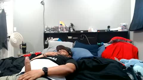 Juiceepawwg420 online show from 19, 6, 2026