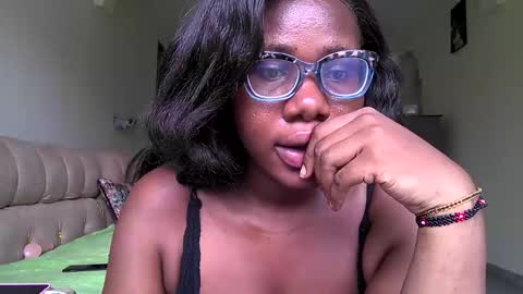 juiceyy_melons online show from 11, 6, 2026