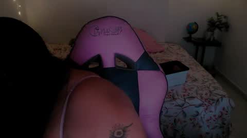 Snapshot of juicy_elenxx chatting on 19, 9, 2025 EleN online show from 19, 9, 2025