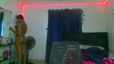 Snapshot of juicy_pussy1122 chatting on 14, 9, 2025 Emily online show from 14, 9, 2025
