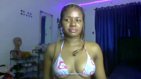 Snapshot of juicy_pussy1122 chatting on 6, 10, 2025 Emily online show from 6, 10, 2025