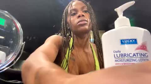 Snapshot of juicyexotic chatting on 31, 1, 2025 JuicyExotic online show from 31, 1, 2025