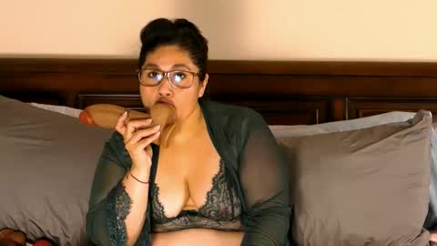 Juicy Teacher online show from 16, 3, 2026