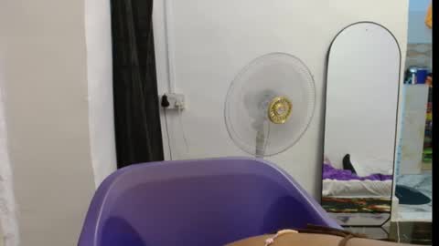 juicyxpink online show from 2, 3, 2026