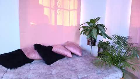 Jules and Gia online show from 17, 11, 2025