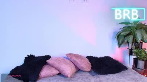 Jules and Gia online show from 24, 2, 2026