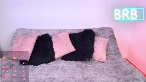 Jules and Gia online show from 4, 4, 2026