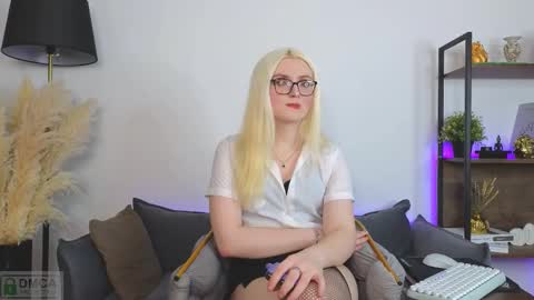 Snapshot of jules_night chatting on 29, 9, 2025 Jules Night online show from 29, 9, 2025