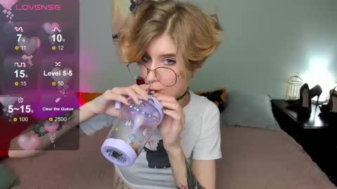 Snapshot of julescrown chatting on 27, 2, 2025 Jules online show from 27, 2, 2025