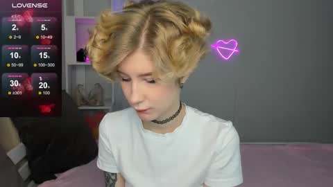 Snapshot of julescrown chatting on 4, 10, 2025 Jules online show from 4, 10, 2025