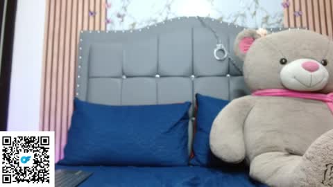 Snapshot of juleslombana chatting on 5, 5, 2026 juleslombana online show from 5, 5, 2026