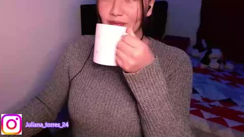 Snapshot of juli_69 chatting on 18, 12, 2024  Juliana Torres  online show from 18, 12, 2024