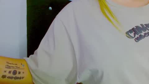 Snapshot of juli_69 chatting on 31, 10, 2025  Juliana Torres  online show from 31, 10, 2025