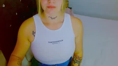 Snapshot of juli_69 chatting on 2, 11, 2025  Juliana Torres  online show from 2, 11, 2025