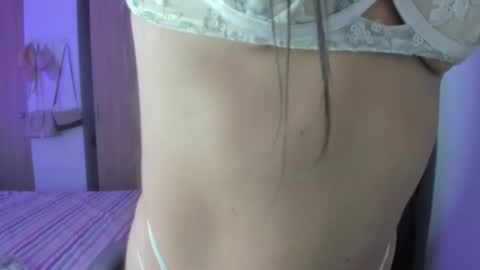 juli_santos_22 online show from 21, 4, 2026