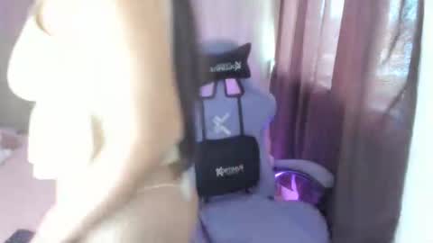 juli_santos_22 online show from 23, 5, 2026