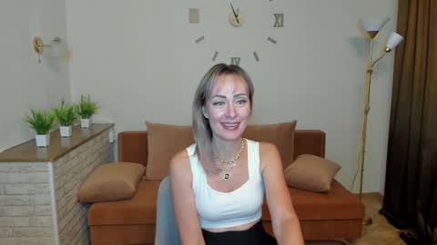 julia__cherry_ online show from 10, 12, 2024