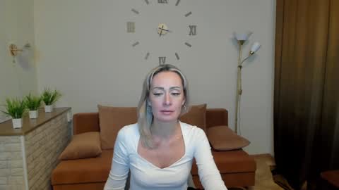 julia__cherry_ online show from 22, 1, 2025