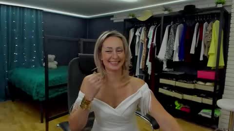 julia__cherry_ online show from 5, 12, 2025