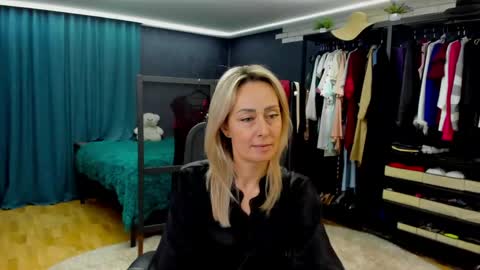 julia__cherry_ online show from 20, 4, 2026