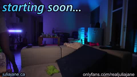 Julia Jane online show from 6, 2, 2026