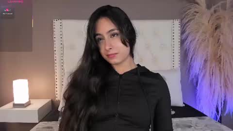 Snapshot of julia_martinezz_ chatting on 23, 6, 2026 J U L IA M A R T I N E Z online show from 23, 6, 2026