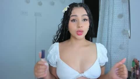 julia_strauns online show from 4, 1, 2025